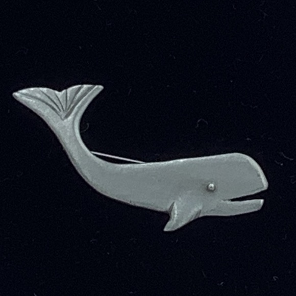 Jewelry - Silver Metal Whale Brooch